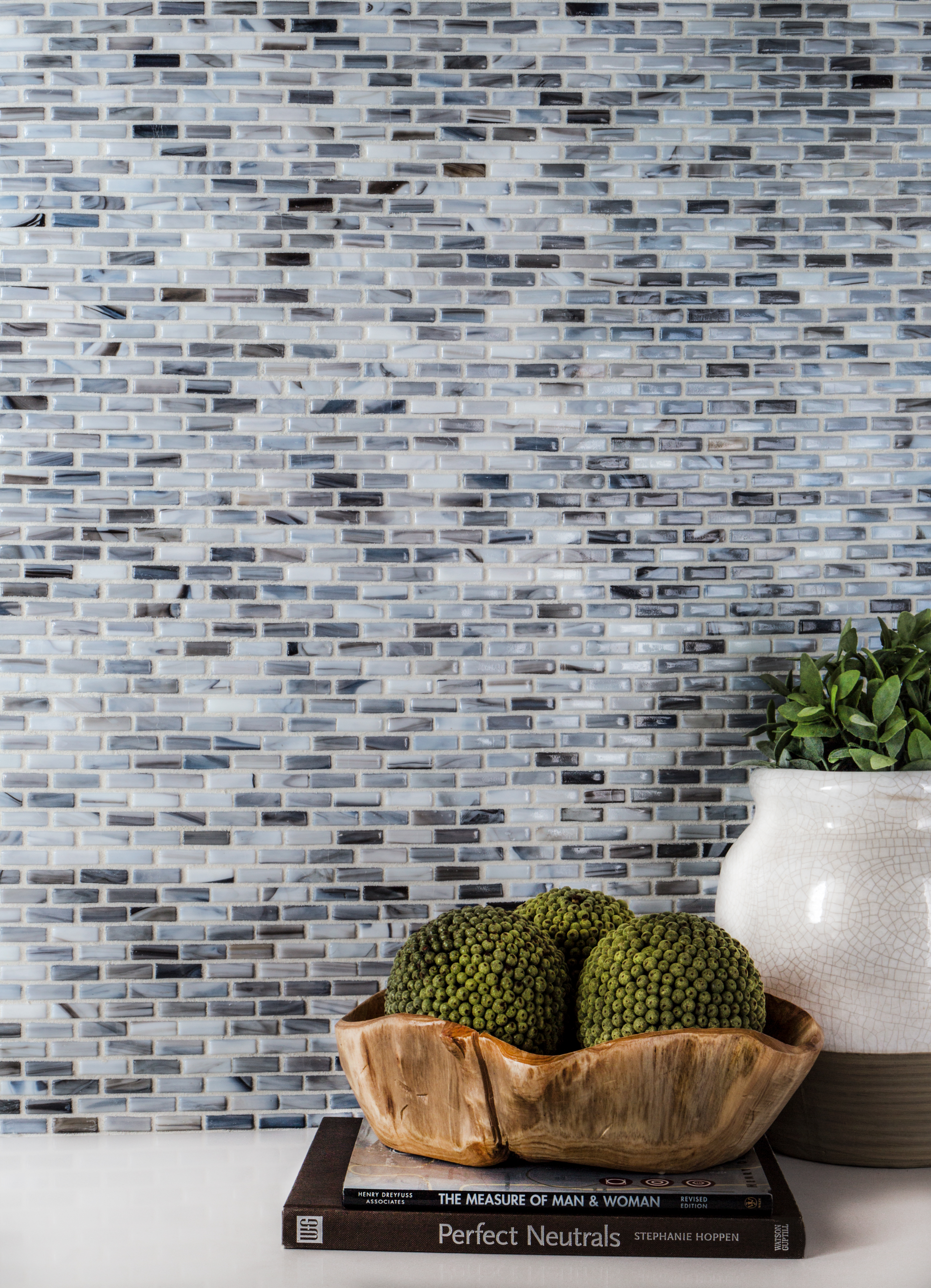Jeffrey Court | Industrie Glass Mosaic 10.875