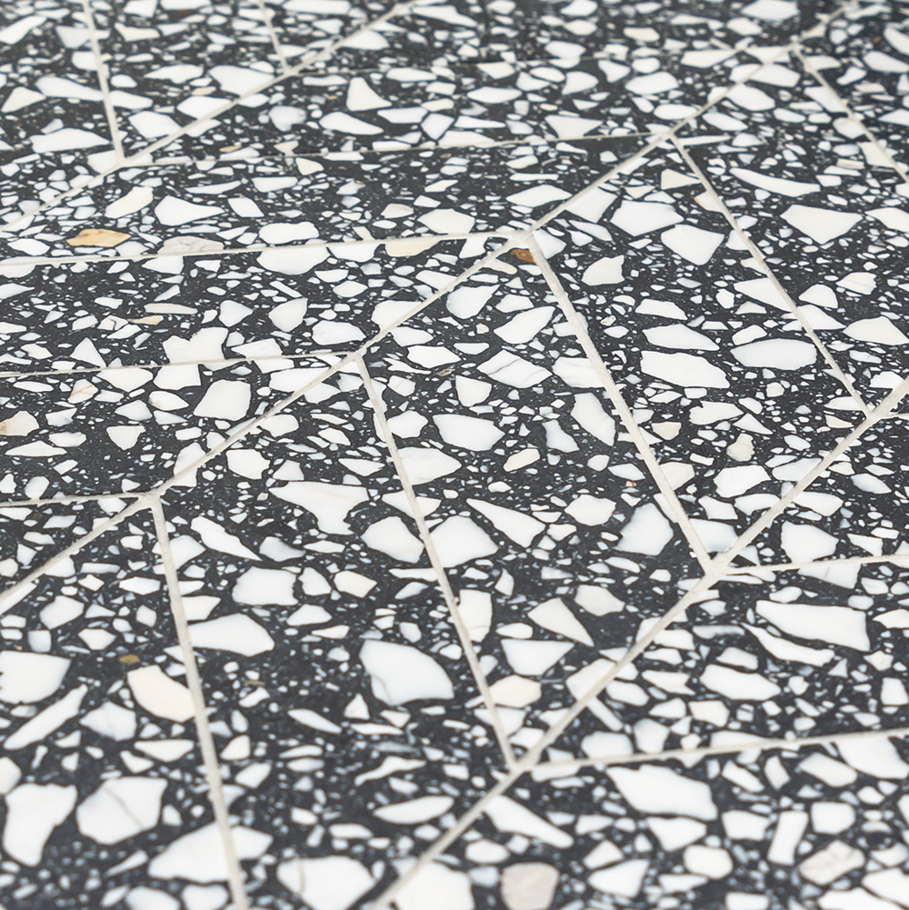 Jeffrey Court | Chevron Mosaic 8.375